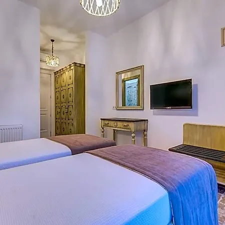 Bel Canto (adults Only) * Alaçatı